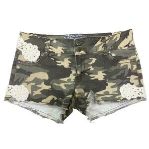 Hot Kiss Camo Low-Rise Y2K Shorts w/ Lace Trim – Size 11